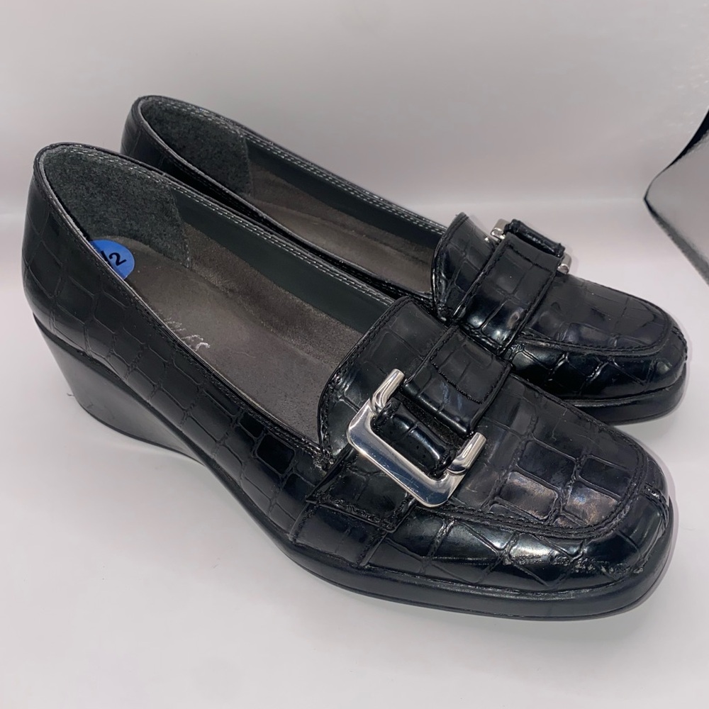 AEROSOLES Black Crocodile Pattern‎ Loafers